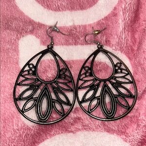 🩵3/$15🩵 Elegant Black Vintage Teardrop Earrings